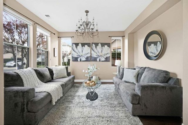 327 327 Brookview Way, Hayward, CA 94544