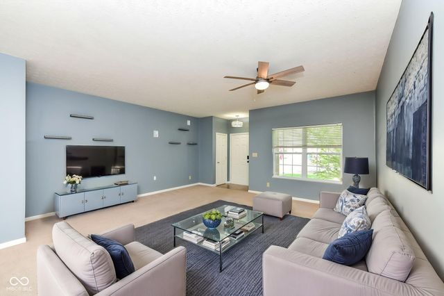 5880 Gadsen Drive, Plainfield, IN 46168