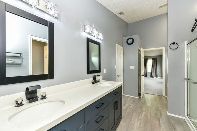 5880 Gadsen Drive, Plainfield, IN 46168