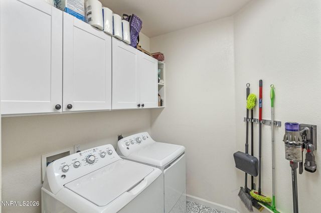 6736 Cinnamon Drive, Sparks, NV 89436