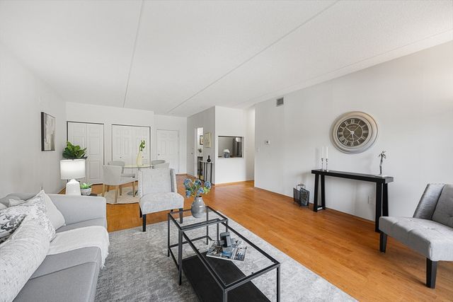 289 Elm St 15, Medford, MA 02155