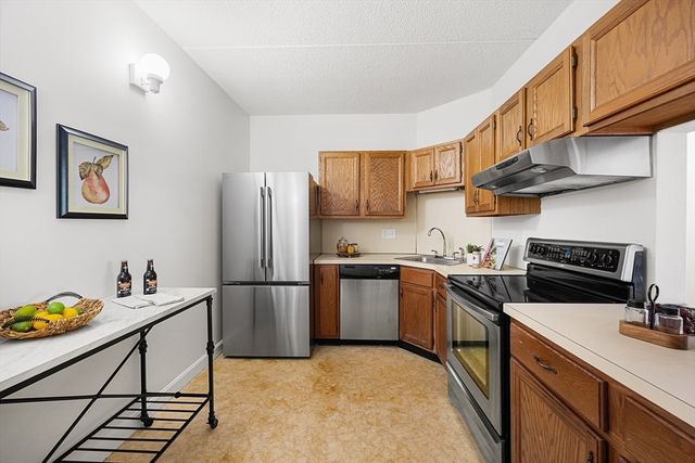 289 Elm St 15, Medford, MA 02155