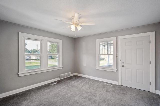 410 E 10th Street N, Newton, IA 50208