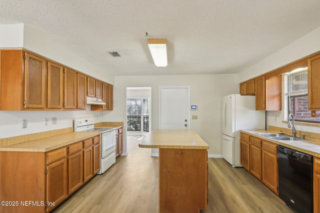 2566 SANDLEWOOD Circle, Orange Park, FL 32065