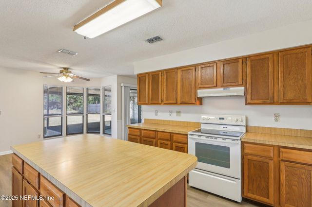 2566 SANDLEWOOD Circle, Orange Park, FL 32065
