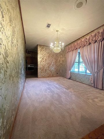512 Devall Street, Hallettsville, TX 77964
