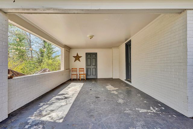 3259 Rasmont RD, Roanoke, VA 24018