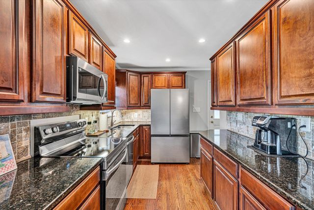 3259 Rasmont RD, Roanoke, VA 24018