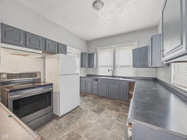 3032 Boulevard Place, Indianapolis, IN 46208