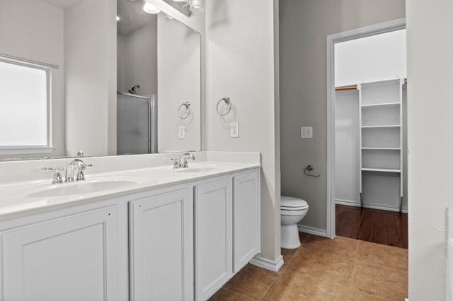 537 Shady Oaks Trail, Burleson, TX 76028