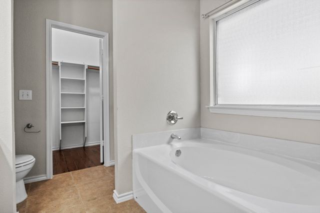 537 Shady Oaks Trail, Burleson, TX 76028