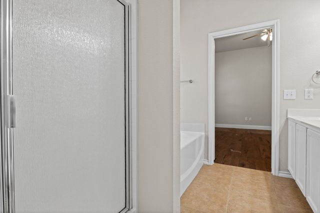 537 Shady Oaks Trail, Burleson, TX 76028