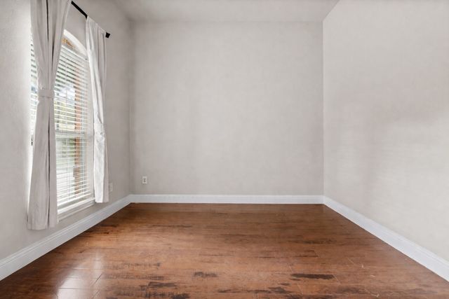 537 Shady Oaks Trail, Burleson, TX 76028