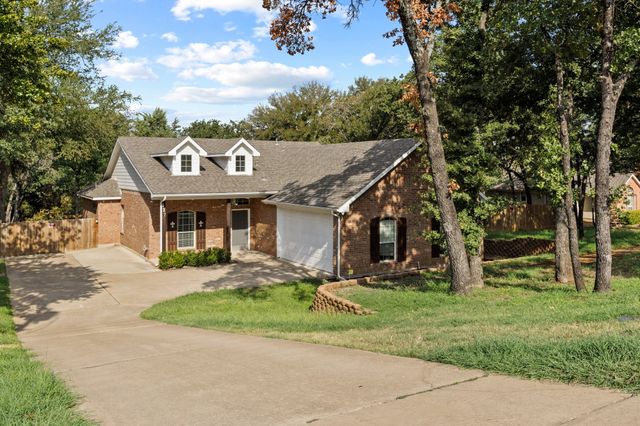 537 Shady Oaks Trail, Burleson, TX 76028