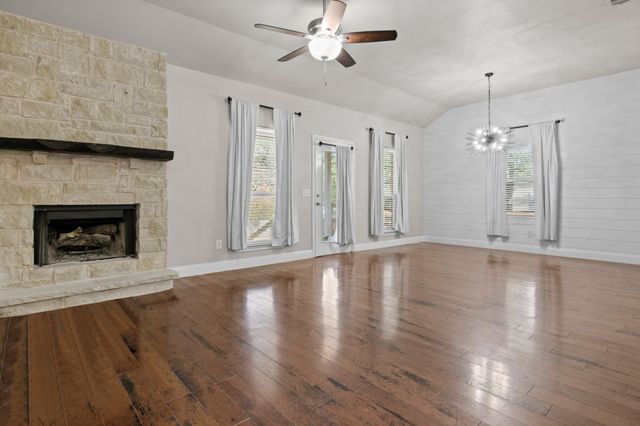 537 Shady Oaks Trail, Burleson, TX 76028