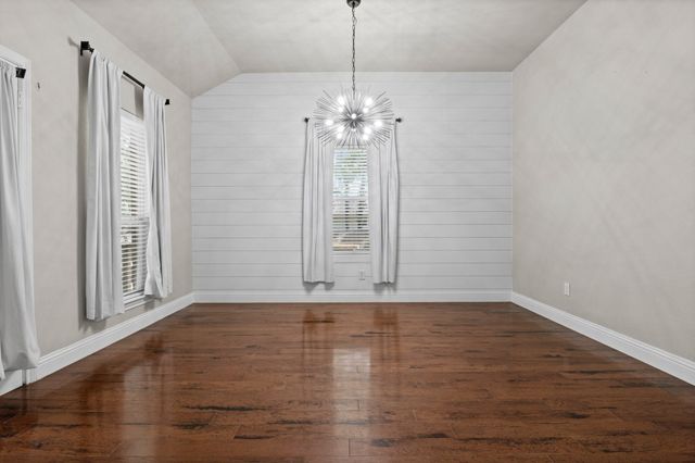 537 Shady Oaks Trail, Burleson, TX 76028