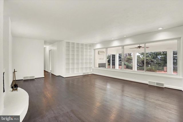 2840 SUNSET DR, Camp Hill, PA 17011