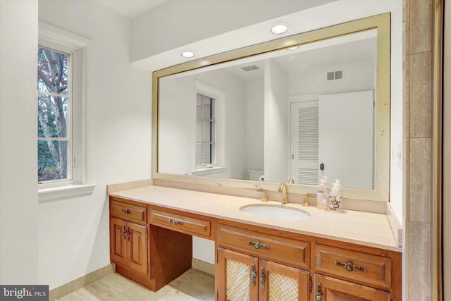 2840 SUNSET DR, Camp Hill, PA 17011