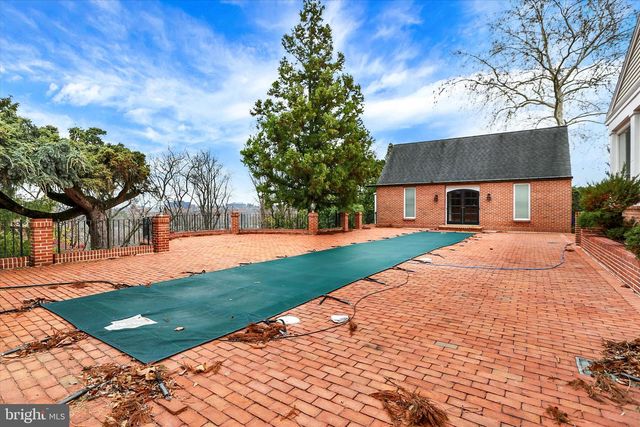 2840 SUNSET DR, Camp Hill, PA 17011