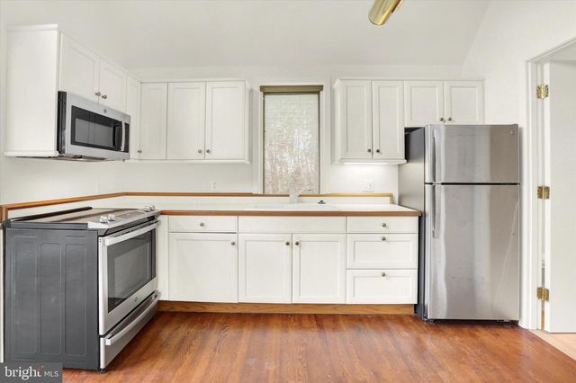 2840 SUNSET DR, Camp Hill, PA 17011