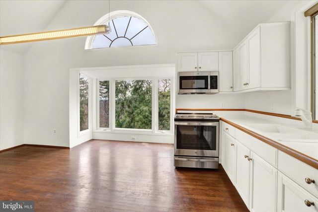 2840 SUNSET DR, Camp Hill, PA 17011