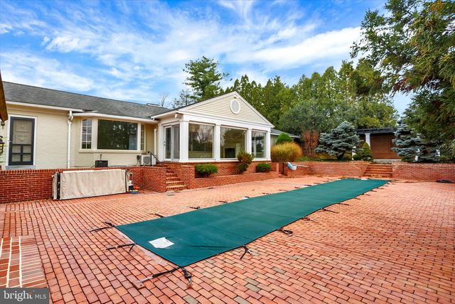 2840 SUNSET DR, Camp Hill, PA 17011