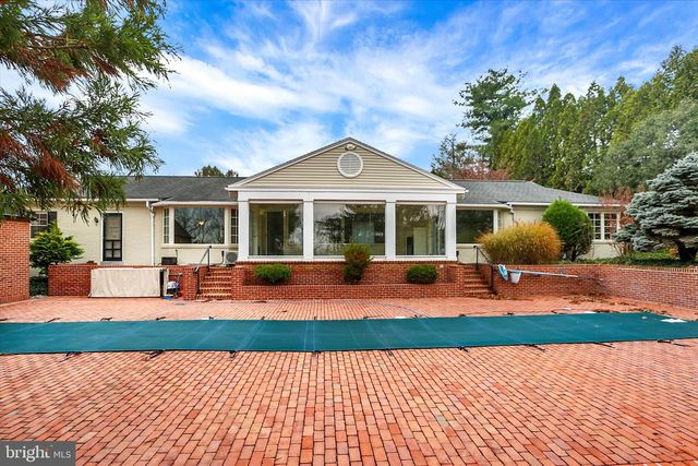 2840 SUNSET DR, Camp Hill, PA 17011