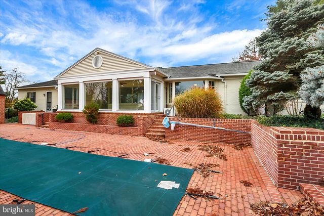 2840 SUNSET DR, Camp Hill, PA 17011