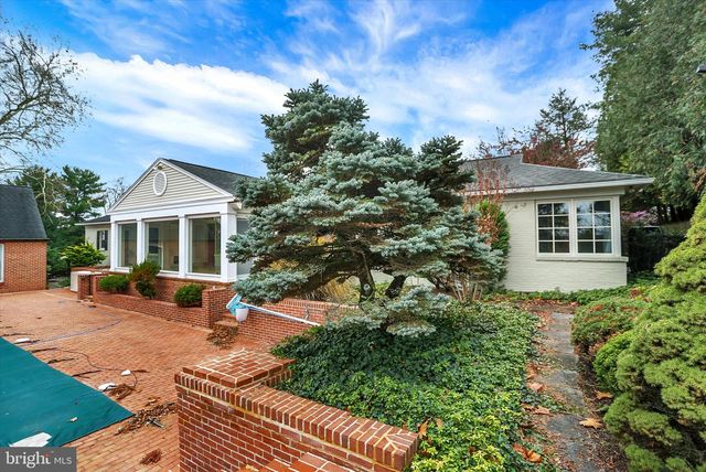 2840 SUNSET DR, Camp Hill, PA 17011