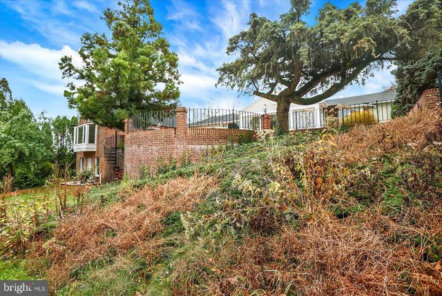 2840 SUNSET DR, Camp Hill, PA 17011