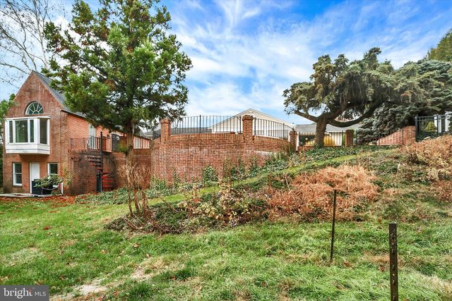 2840 SUNSET DR, Camp Hill, PA 17011