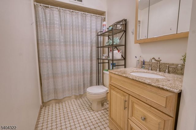 132 Mcpeek Rd, Andover Twp., NJ 07848