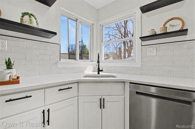 1555 Levona Street, Ypsilanti, MI 48198