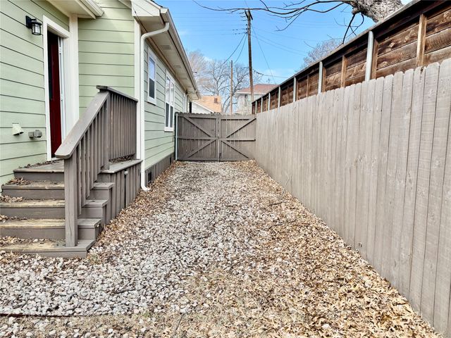 5644 E Side Avenue, Dallas, TX 75214