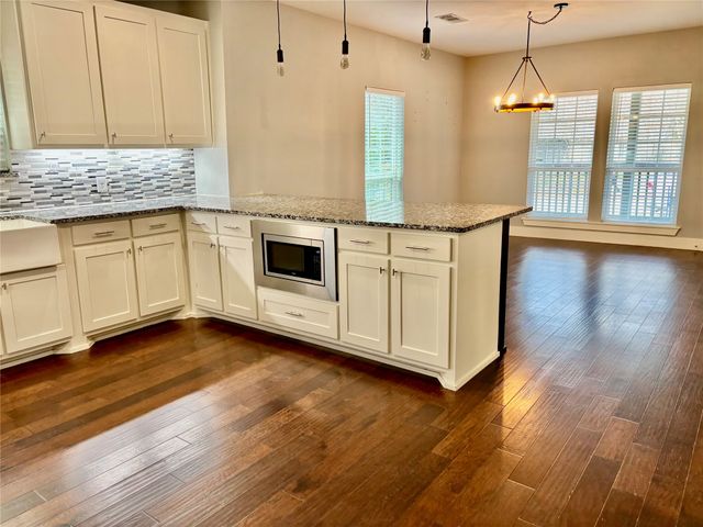 5644 E Side Avenue, Dallas, TX 75214