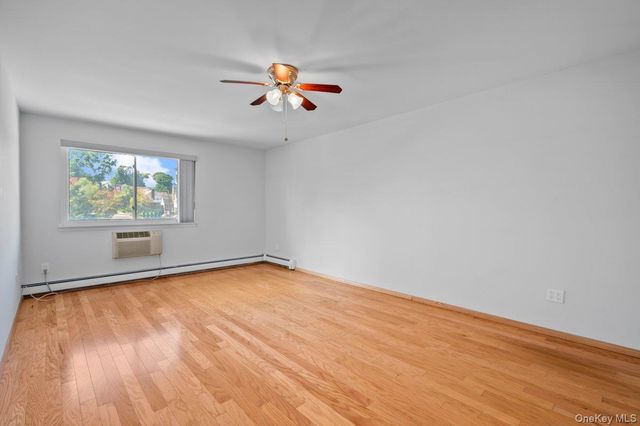 89 N Broadway 204, White Plains, NY 10603