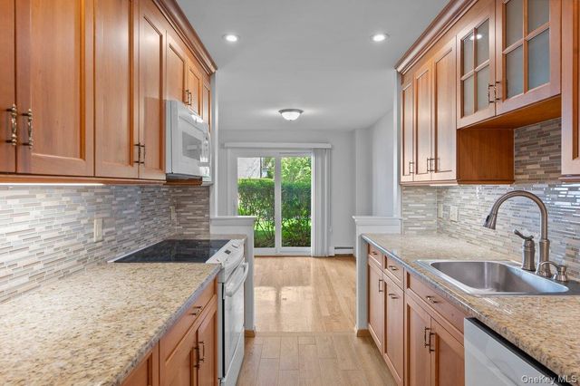 89 N Broadway 204, White Plains, NY 10603