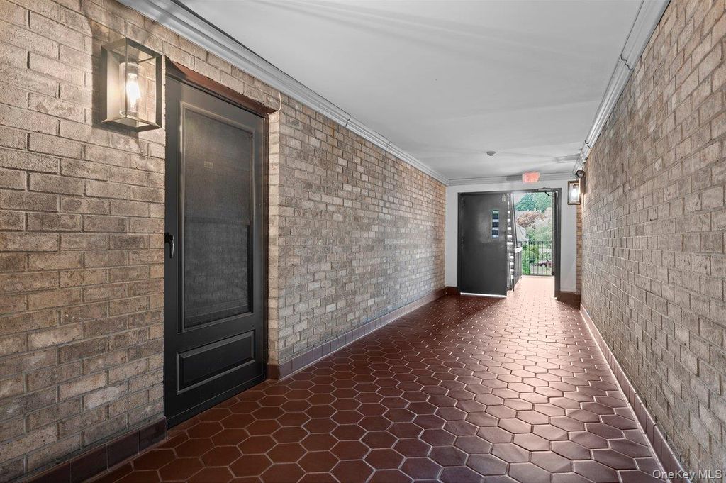 89 N Broadway 204, White Plains, NY 10603 — photo 3