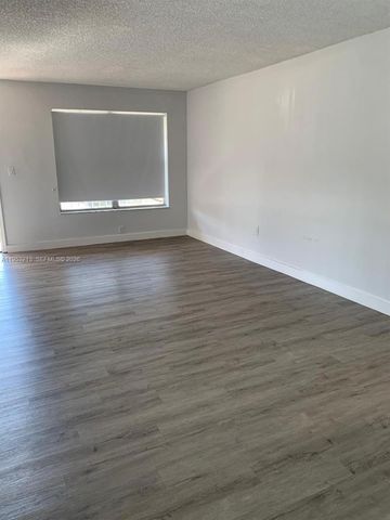 271 NW 177th St B-117, Miami Gardens, FL 33169