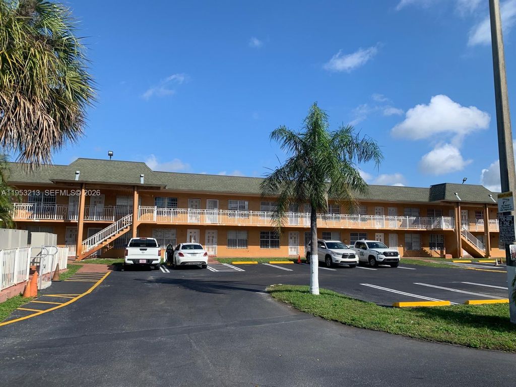 271 NW 177th St B-117, Miami Gardens, FL 33169