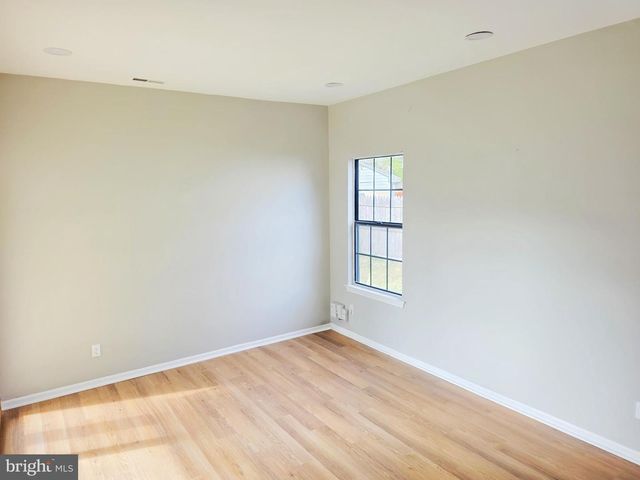 5 CHAPEL CIR, Sicklerville, NJ 08081