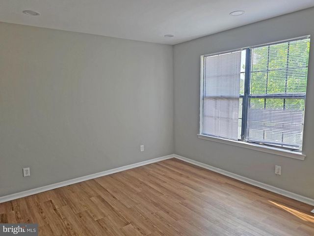 5 CHAPEL CIR, Sicklerville, NJ 08081