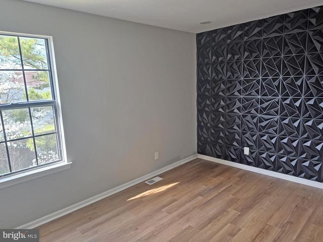 5 CHAPEL CIR, Sicklerville, NJ 08081