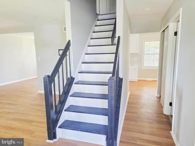 5 CHAPEL CIR, Sicklerville, NJ 08081