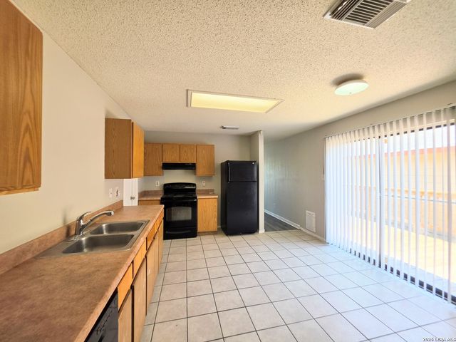 10014 SUNSET PL, San Antonio, TX 78245