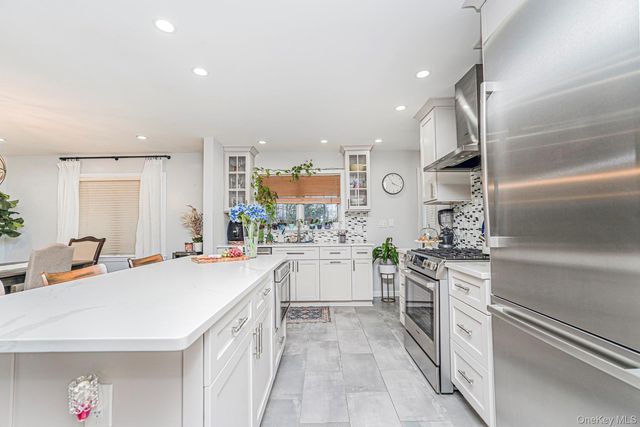 27 Witteman Place, Staten Island, NY 10301