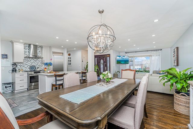 27 Witteman Place, Staten Island, NY 10301