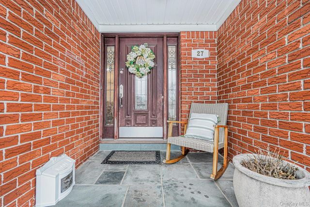 27 Witteman Place, Staten Island, NY 10301