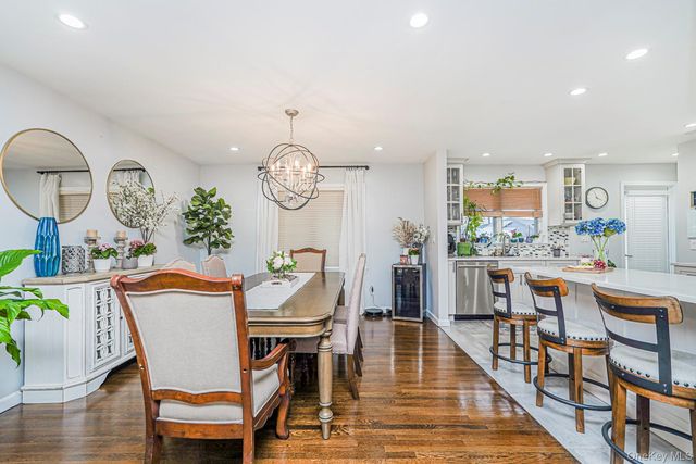 27 Witteman Place, Staten Island, NY 10301