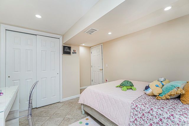 27 Witteman Place, Staten Island, NY 10301